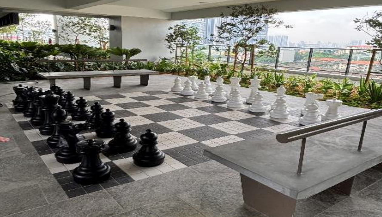 Cappella Embassy — Giant chess play area