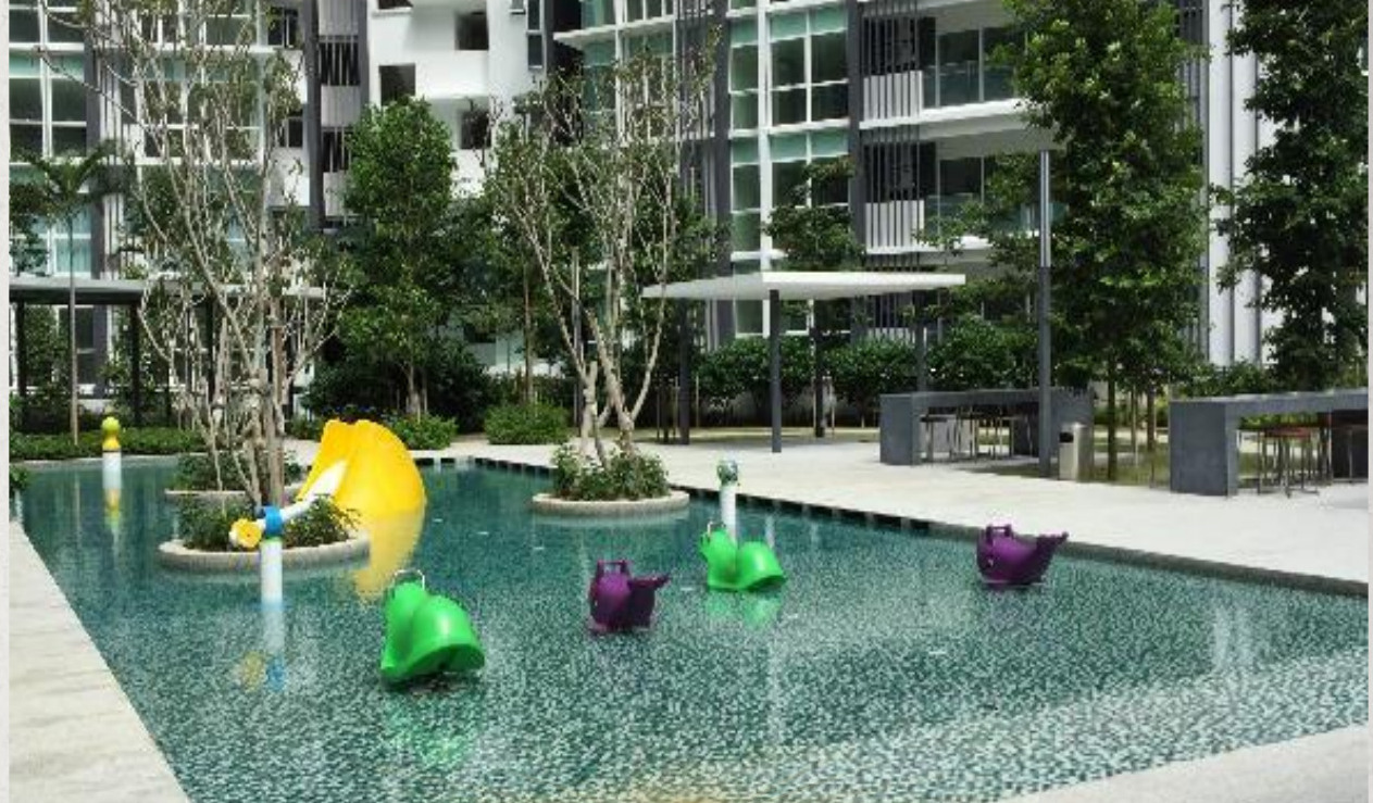 Cappella Embassy — Kids pool with aqua play
